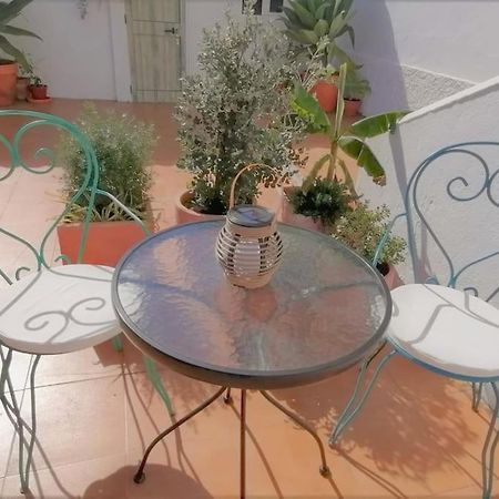 Cozy Apartment With Private Courtyard Barcarena Exterior foto