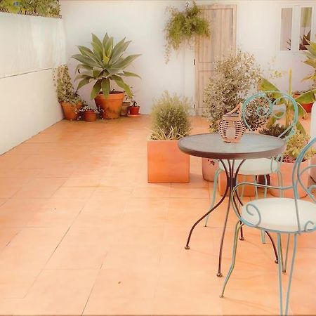 Cozy Apartment With Private Courtyard Barcarena Exterior foto