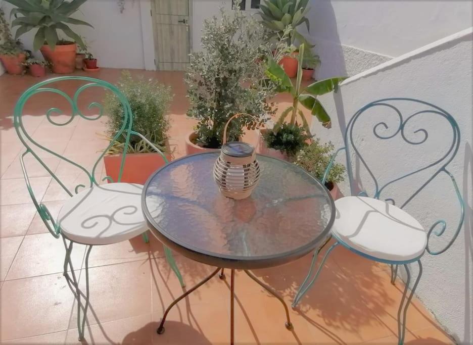 Cozy Apartment With Private Courtyard Barcarena Exterior foto