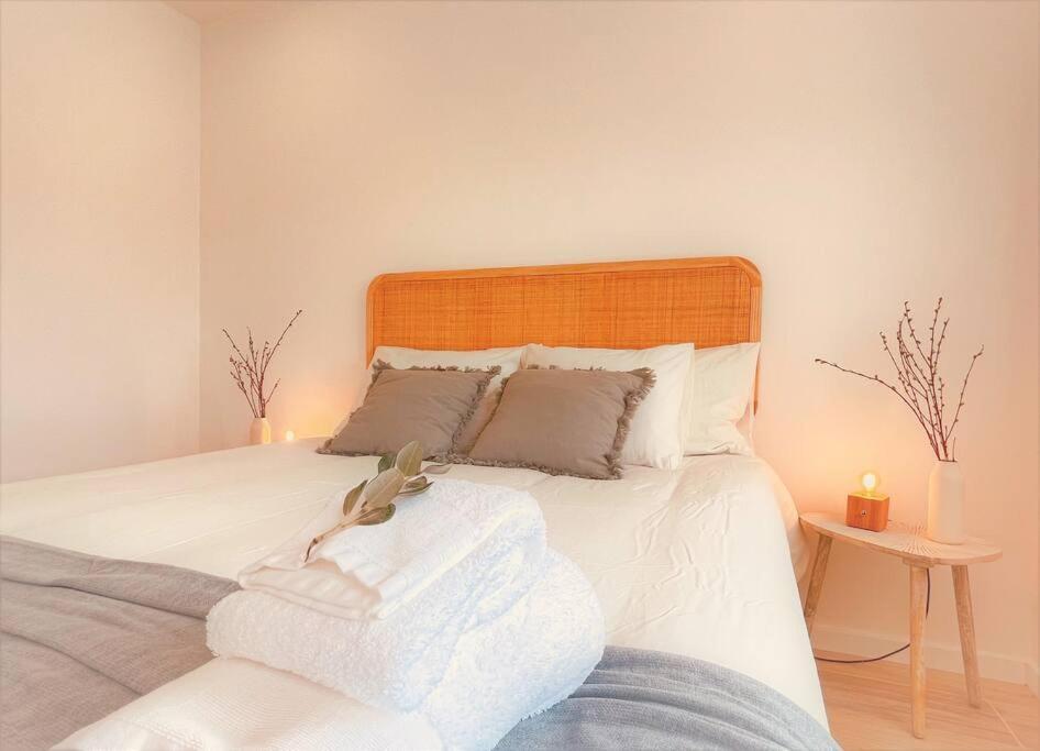 Cozy Apartment With Private Courtyard Barcarena Exterior foto